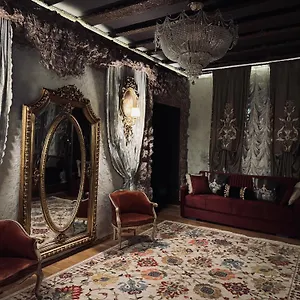 Hotel Conacul Coroanei Luxury Boutique, Bucarest